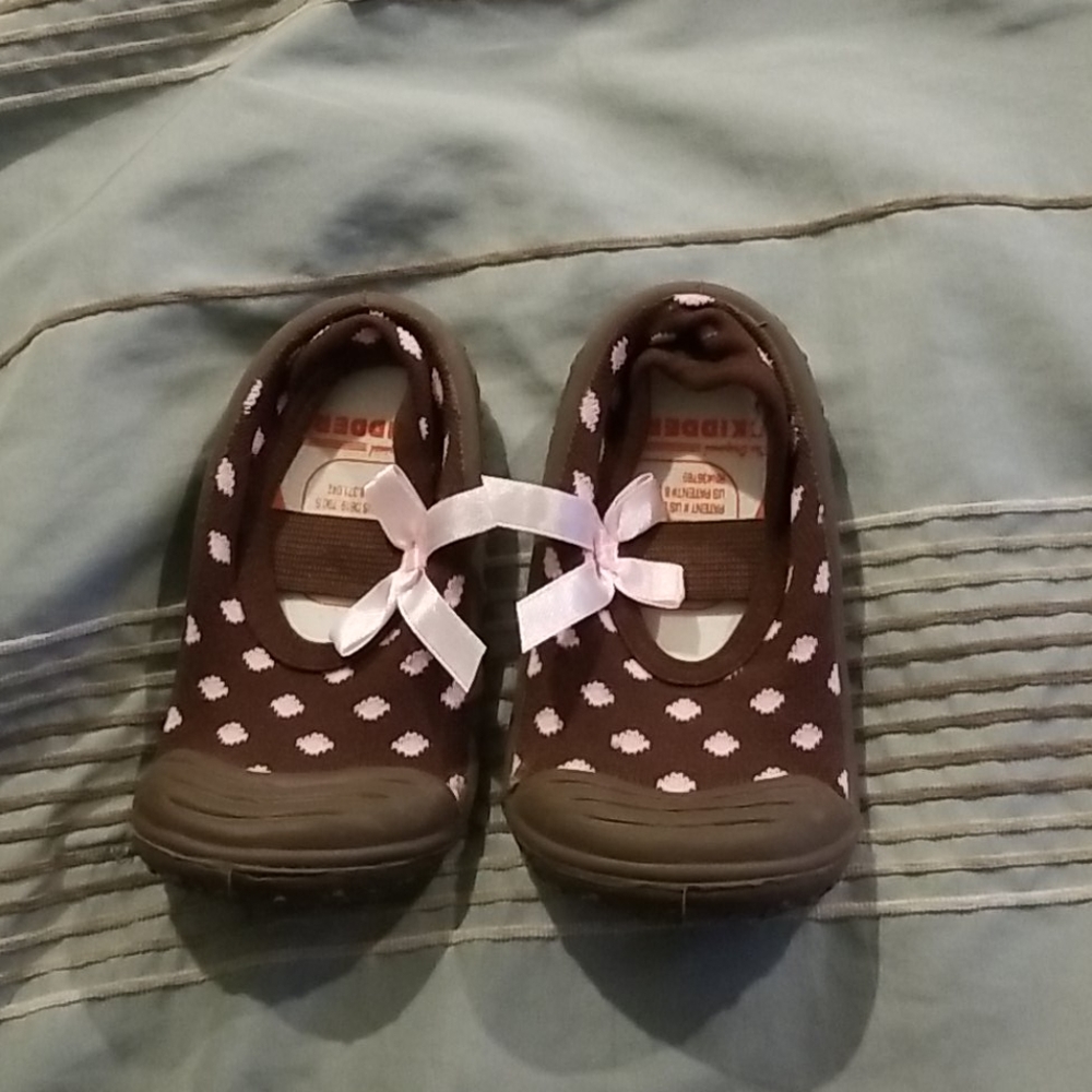 Skidders  shoes. Size 24 months